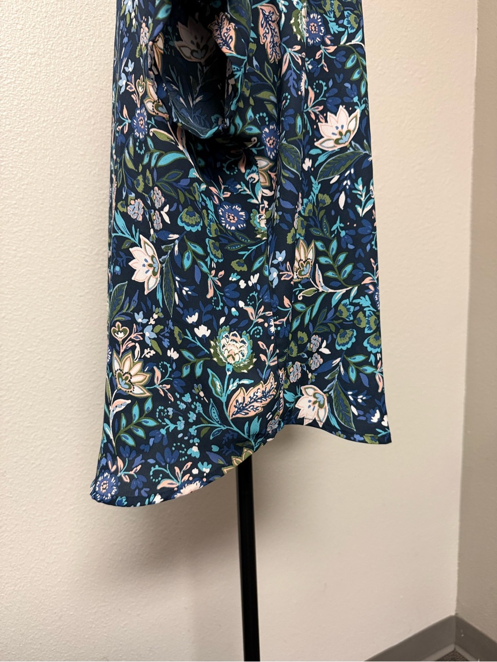 Maurices XL Navy Floral Boho Blouse Short Sleeve Lightweight Cottagecore Top - Picture 5 of 15